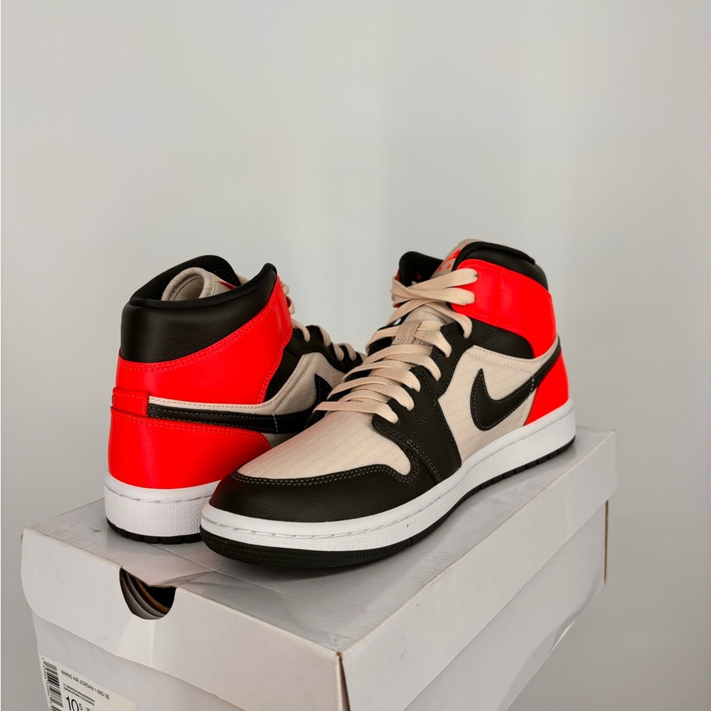 Nike Air Jordan 1 Mid Newsprint Ligth Oreowood Brown Size 10.5 - Picture 3 of 5